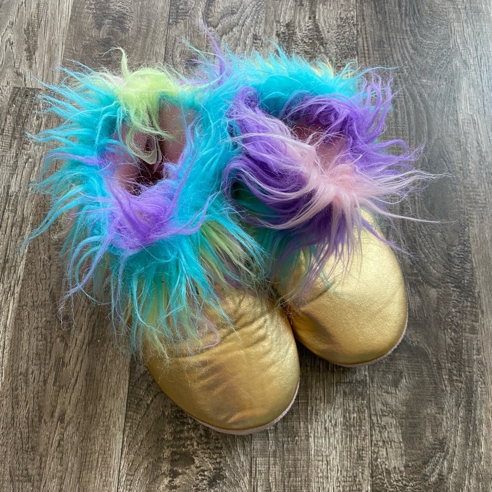 Target Slippers w/fur - size 5-7